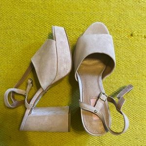 Nude/light pink platform heels. Great for a winter getaway to tropical location.
